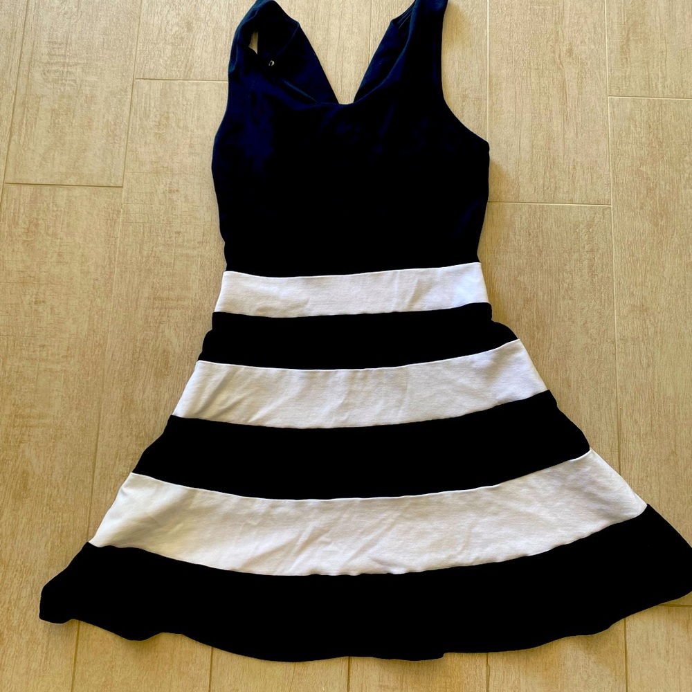 Express XS black and white dress
